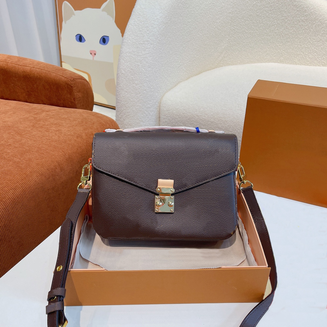 Embossing flower Luxury Designers bag pochette Men Women Handbag Messenger Genuine Leather METIS Elegant Womens Shoulder Crossbody Bags, Other
Embossing flower Luxury Designers bag pochette Men Women Handbag Messenger Genuine Leather METIS Elegant Womens Shoulder Crossbody Bags, Other