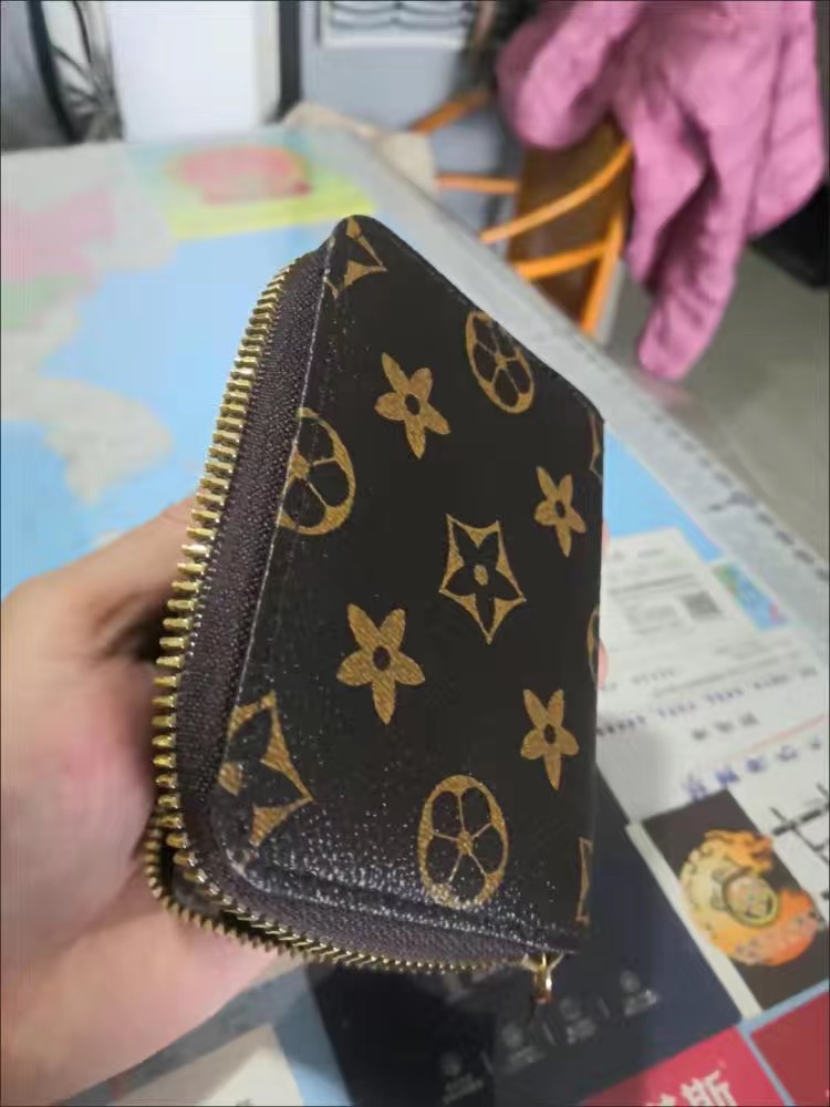 Designer wallets classic high-quality women credit card holder bags fashion a variety of styles and colors available wholesale short wallet Purse
Designer wallets classic high-quality women credit card holder bags fashion a variety of styles and colors available wholesale short wallet Purse
