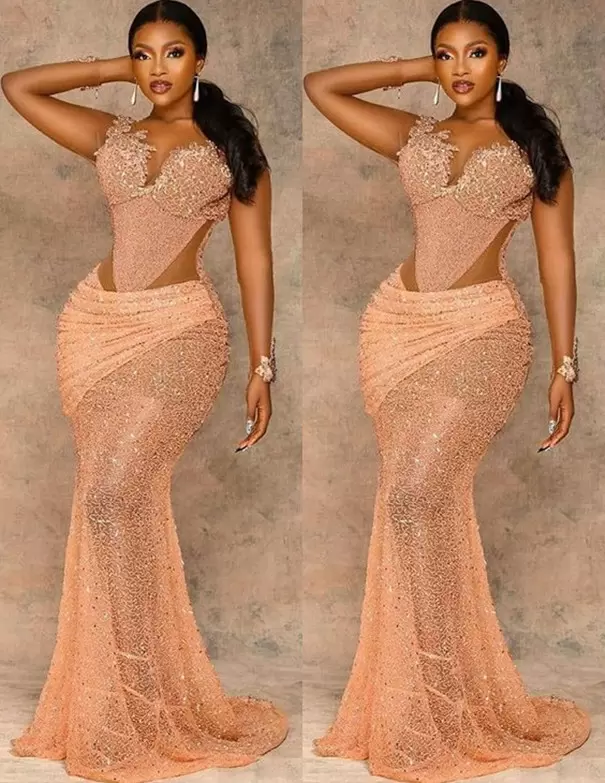 2022 Plus Size Arabic Aso Ebi Mermaid Gold Lace Prom Dresses Sheer Neck Beaded Evening Formal Party Second Reception Gowns Dress, Same as picture
2022 Plus Size Arabic Aso Ebi Mermaid Gold Lace Prom Dresses Sheer Neck Beaded Evening Formal Party Second Reception Gowns Dress, Same as picture