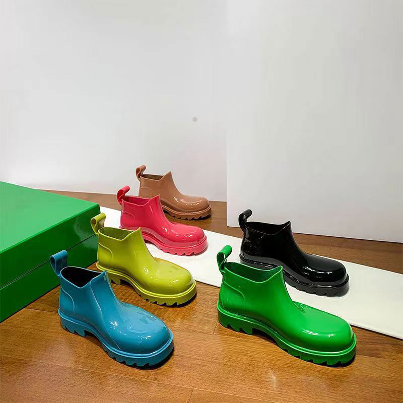 Designer womens Rubber Stride lacing boots Blaster Sea salt rubber luxuries thick sole Black fashion green boot Rain shoes bvs woman mens Design 35-45
Designer womens Rubber Stride lacing boots Blaster Sea salt rubber luxuries thick sole Black fashion green boot Rain shoes bvs woman mens Design 35-45