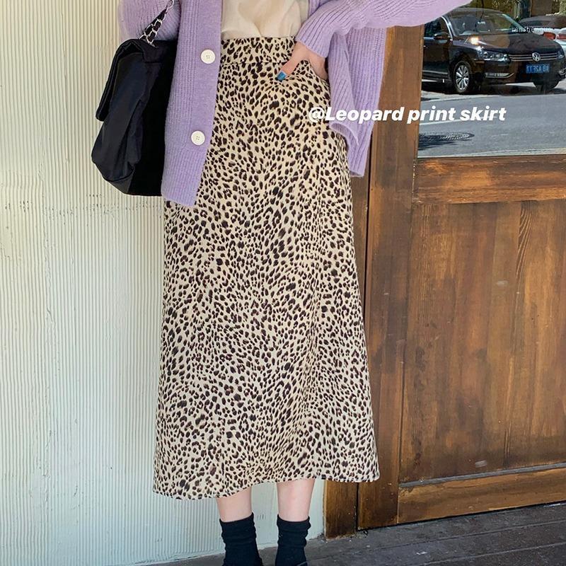 Summer Autumn Women Long Leopard Skirt Elastic Waist Chiffon Pleated Skirts Casual Maxi Beach Printed
Summer Autumn Women Long Leopard Skirt Elastic Waist Chiffon Pleated Skirts Casual Maxi Beach Printed
