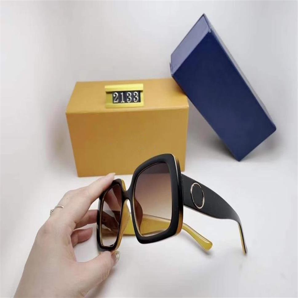 Women Designer Popular 2133 Sunglasses Charming Fashion Sunglasses Top Quality UV Protection square Sunglasses Come With Package246u
Women Designer Popular 2133 Sunglasses Charming Fashion Sunglasses Top Quality UV Protection square Sunglasses Come With Package246u