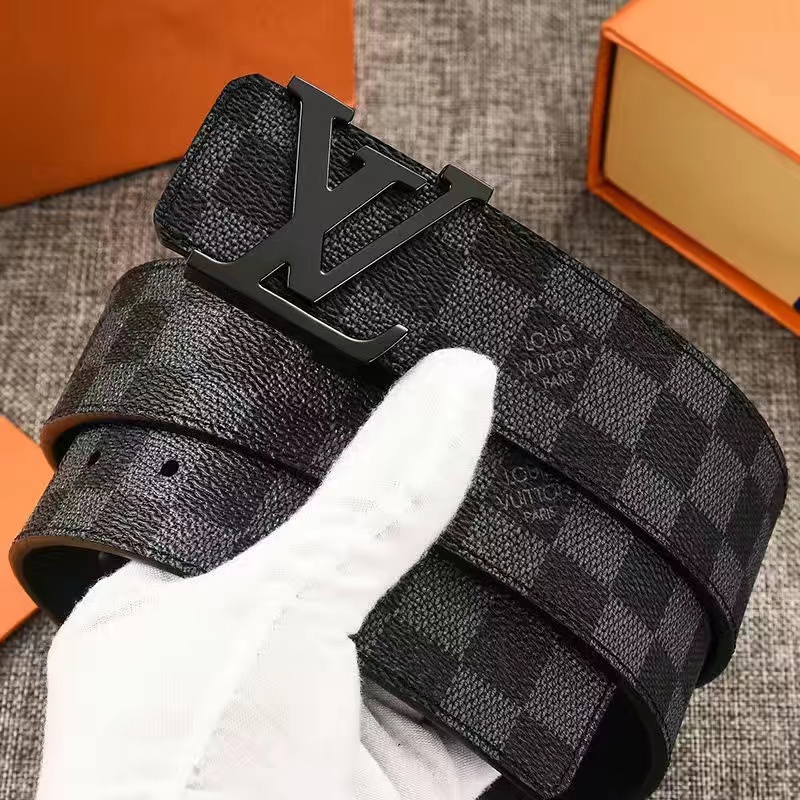 2022 Fashion LouisVuitton Designer belts Men Womens belts Big Gold Buckle Genuine Leather Belt lattice printing With gift box 20 color 3.8cm width, High quality belt+gift box
2022 Fashion LouisVuitton Designer belts Men Womens belts Big Gold Buckle Genuine Leather Belt lattice printing With gift box 20 color 3.8cm width, High quality belt+gift box