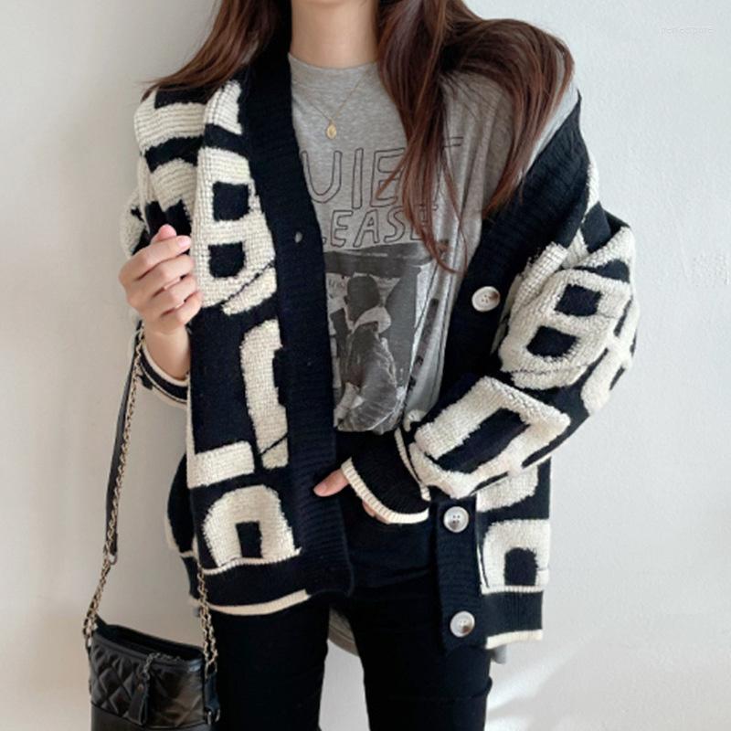 Women's Knits & Tees Korean Chic Autumn Minority Leisure Three-dimensional Letter Design Loose Single Breasted Bubble Sleeve Knitted Sweater, Green
Women's Knits & Tees Korean Chic Autumn Minority Leisure Three-dimensional Letter Design Loose Single Breasted Bubble Sleeve Knitted Sweater, Green