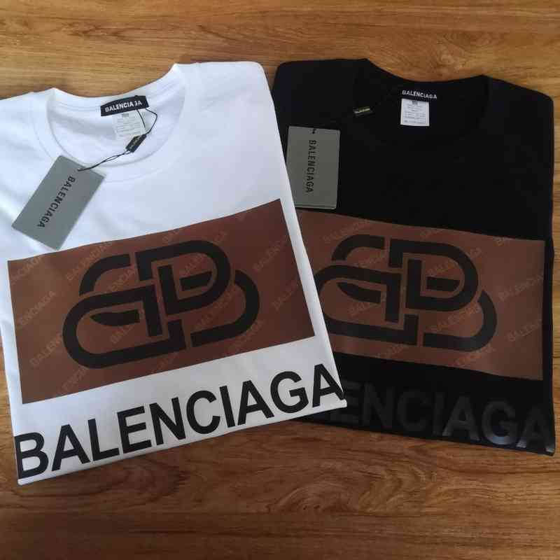 Balencaigas Paris 2022 Spring Summer T-shirt Pure Cotton Round Neck Breathable Short Sleeve Loose Men' and Women' Lovers Fashion, White (square latch)
Balencaigas Paris 2022 Spring Summer T-shirt Pure Cotton Round Neck Breathable Short Sleeve Loose Men' and Women' Lovers Fashion, White (square latch)