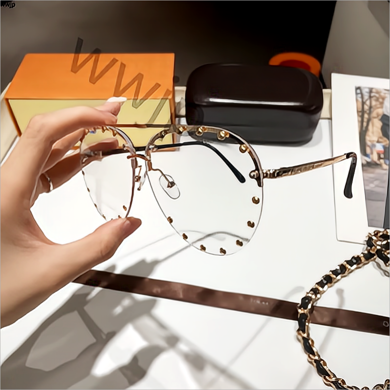 fashion sunglasses in Europe and America all rivet frameless classic frog sunglasses for men and women retro glasses sunglass trend
fashion sunglasses in Europe and America all rivet frameless classic frog sunglasses for men and women retro glasses sunglass trend