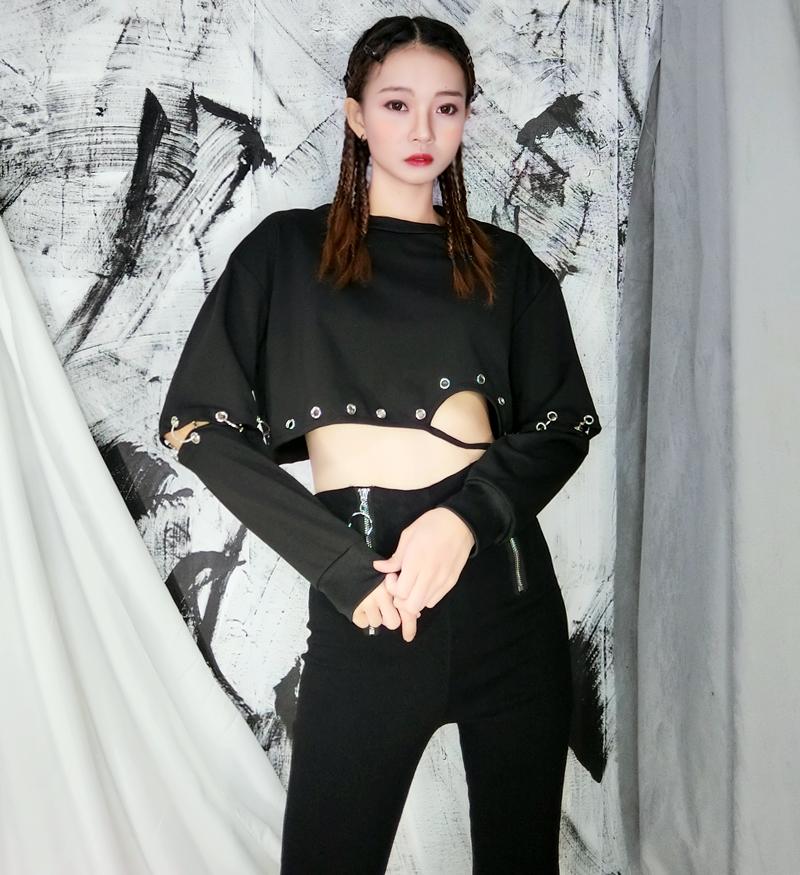 Women' T-Shirt Punk Metal Ring Women Fashion Pullover Patchwork 2022 Spring Black Crop Tee Basic Hiphop Tshirts LT072S30Women
Women' T-Shirt Punk Metal Ring Women Fashion Pullover Patchwork 2022 Spring Black Crop Tee Basic Hiphop Tshirts LT072S30Women