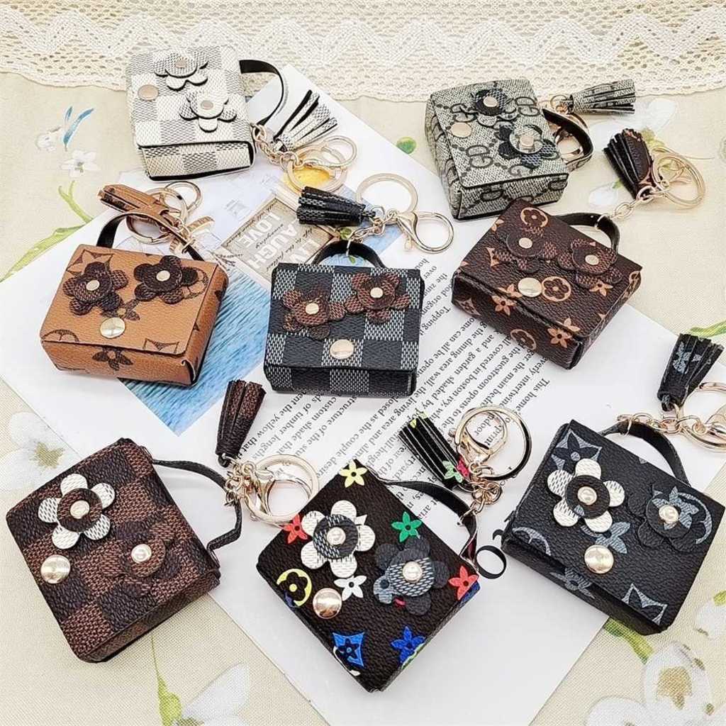 Retro Leather Tassel Portable Mini Keychain Bag Pendant Fashion Designers Leather Coin Case Earphone Headset Package Lipstick Handbag Key Ring Gifts T47GVFR
Retro Leather Tassel Portable Mini Keychain Bag Pendant Fashion Designers Leather Coin Case Earphone Headset Package Lipstick Handbag Key Ring Gifts T47GVFR