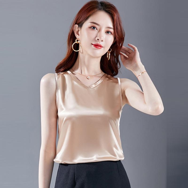 Women' Tanks & Camis 2022 Satin Silk Tank Tops Women Sexy V Neck Top Candy Color Sleeveless Backless Shirts Female High Quality TopsWomen, Black
Women' Tanks & Camis 2022 Satin Silk Tank Tops Women Sexy V Neck Top Candy Color Sleeveless Backless Shirts Female High Quality TopsWomen, Black