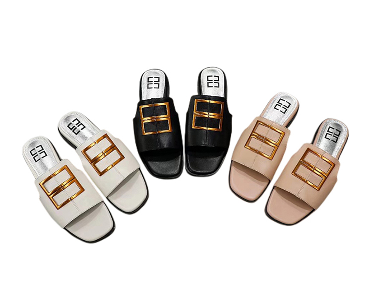 Designers Womens Genuine Leather Slippers Fashion High Quality Metal Accessories Flats Summer Classic Sandal Whole set packing 35-42, White
Designers Womens Genuine Leather Slippers Fashion High Quality Metal Accessories Flats Summer Classic Sandal Whole set packing 35-42, White