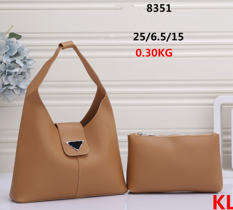 Luxury Designer Brand Fashion Shoulder Handbags High Quality Women Totes Chains Phone Bag Wallet Crossbody Metallic Vintage Temperament, Black
Luxury Designer Brand Fashion Shoulder Handbags High Quality Women Totes Chains Phone Bag Wallet Crossbody Metallic Vintage Temperament, Black