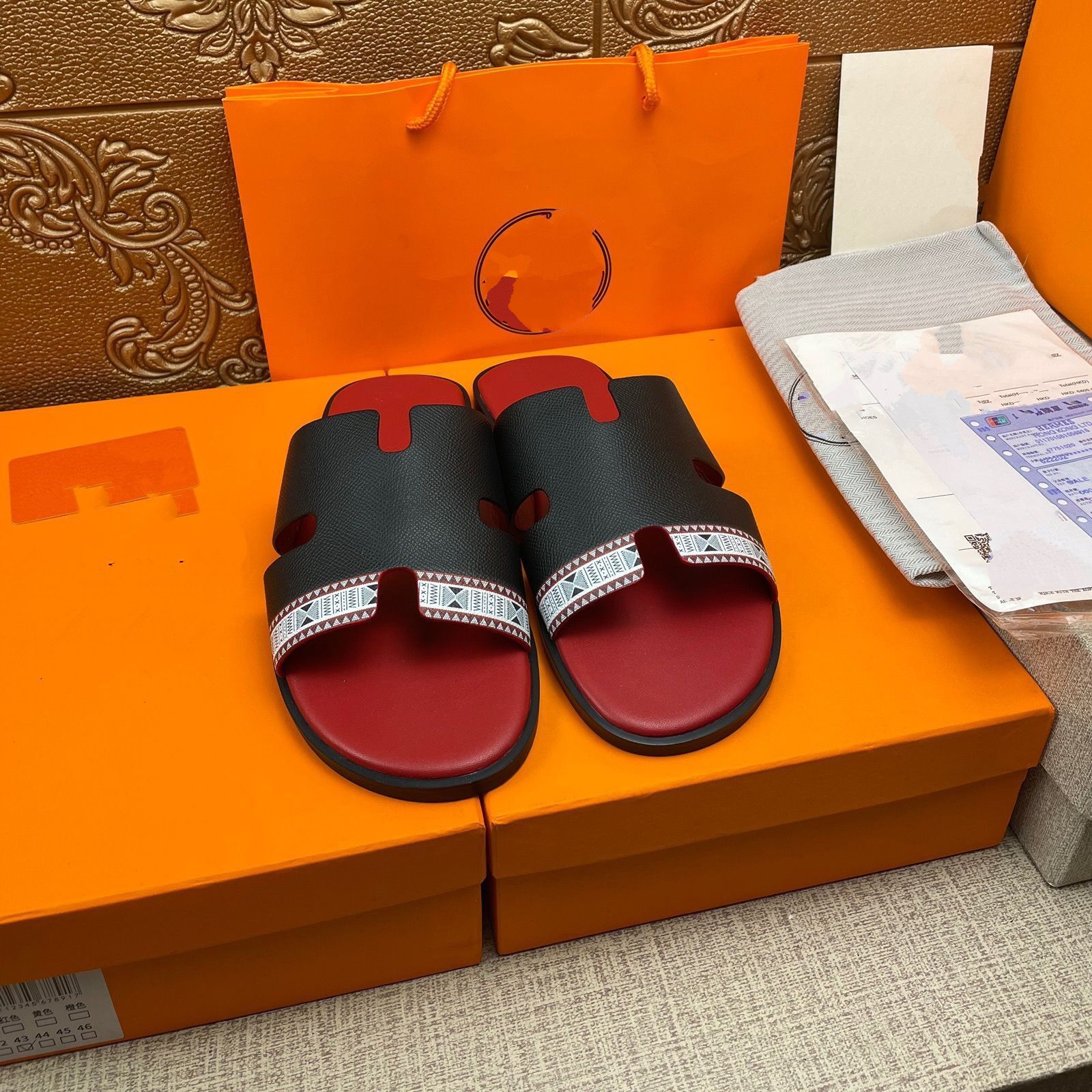 2022 NEW Men Flip Flops Sandals Designer Slides Summer Fashion Top Quality Luxury Flat Sandals MKLAA002
2022 NEW Men Flip Flops Sandals Designer Slides Summer Fashion Top Quality Luxury Flat Sandals MKLAA002