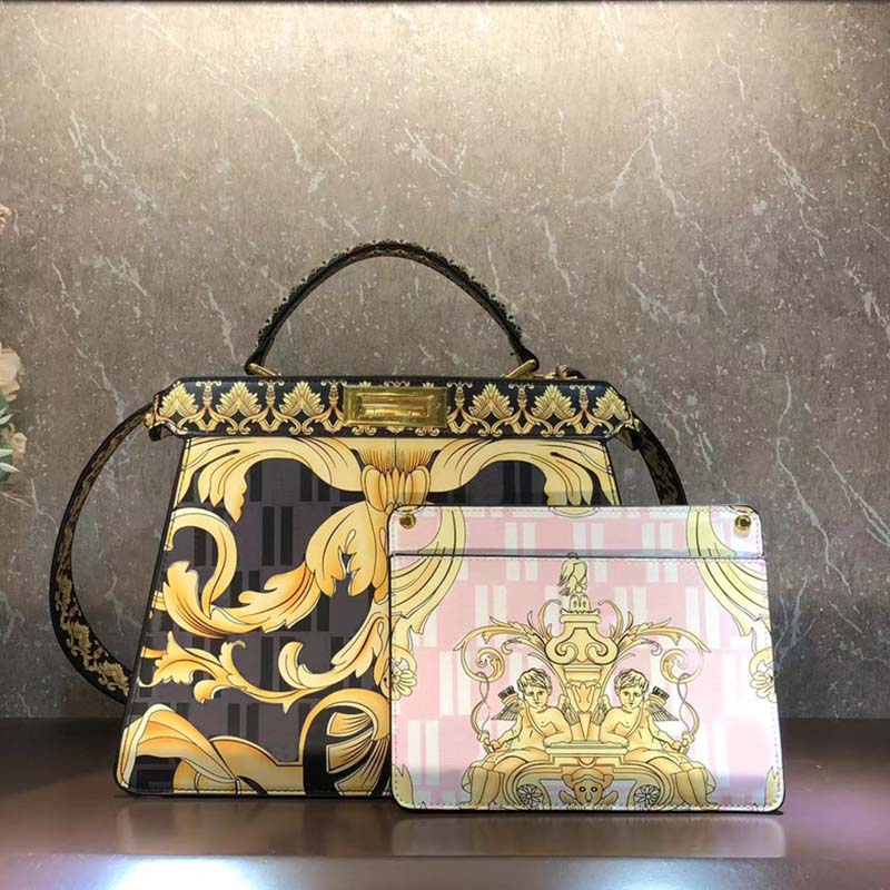 Large Capacity Tote Bag Shoulder Bags Crossbody Purse Vintage Gold Baroque Print Letter Women Handbag Canvas Leather Material Removable Interior Pocket Wallet, Gift bag
Large Capacity Tote Bag Shoulder Bags Crossbody Purse Vintage Gold Baroque Print Letter Women Handbag Canvas Leather Material Removable Interior Pocket Wallet, Gift bag