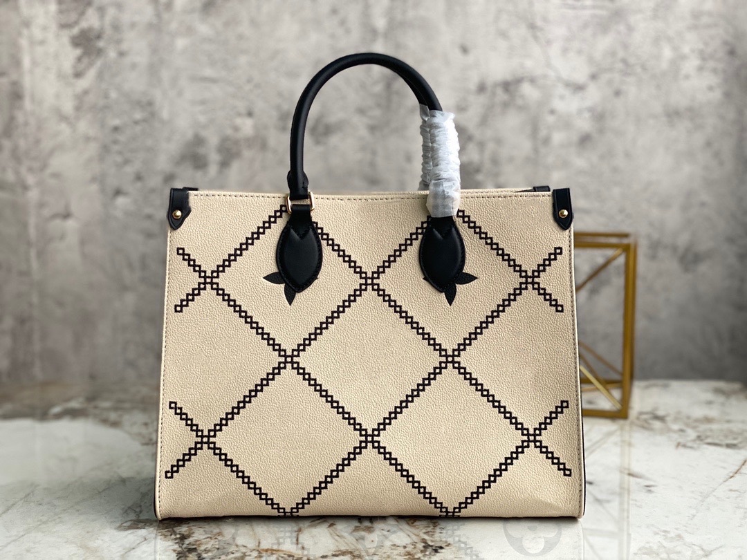 Top 7A+ Quality Woman OnTheGo MM Empreinte Leather Totes Crème Beige / Black Colors With box and dust bag, Brown
Top 7A+ Quality Woman OnTheGo MM Empreinte Leather Totes Crème Beige / Black Colors With box and dust bag, Brown