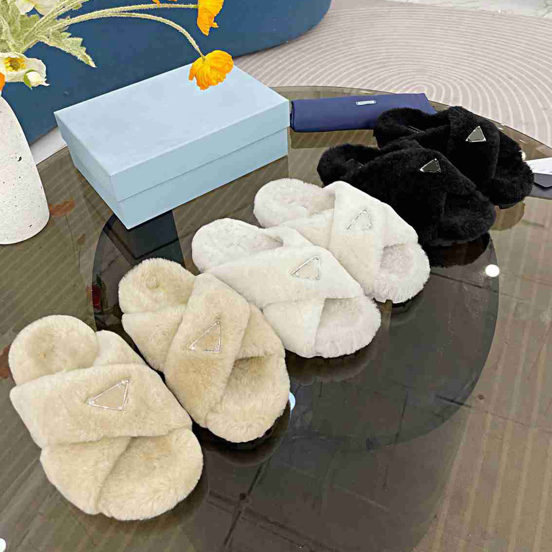 Female Luxury Slippers Enameled Triangles Designer Shoes Wool Slides Crossover Furry Slide With Original Box Shoe Bagin Fashion 35-40