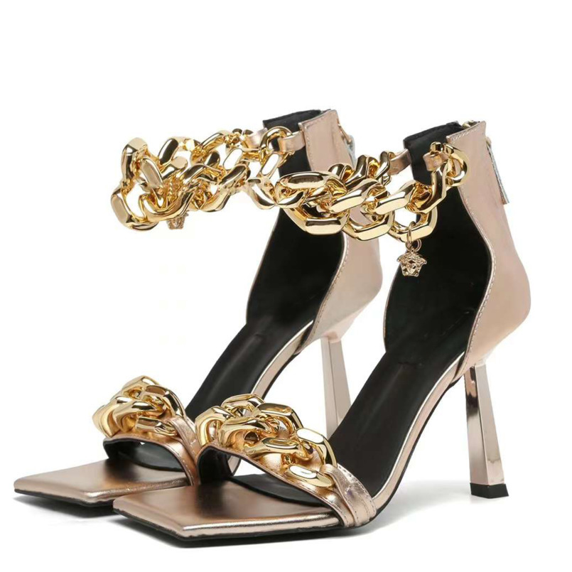 2022 Designers Square Head Genuine Leather Sandals Women Chain Mules High Heels Sandals Fashion Sandals Wedding Dress Shoes Sexyparty Shoes With Box NO391
2022 Designers Square Head Genuine Leather Sandals Women Chain Mules High Heels Sandals Fashion Sandals Wedding Dress Shoes Sexyparty Shoes With Box NO391