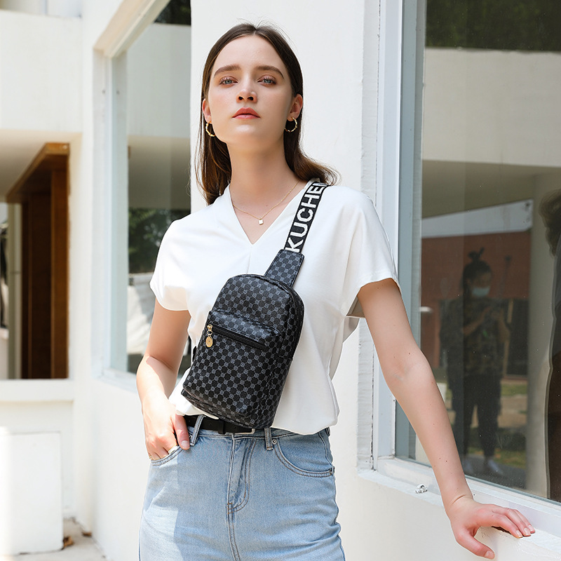 Luxurys handbag Designers leather letter men women Shoulder Bags Coin Purses cell phone pocket Sport Backpack for boys girls wallets, Withlogo
Luxurys handbag Designers leather letter men women Shoulder Bags Coin Purses cell phone pocket Sport Backpack for boys girls wallets, Withlogo