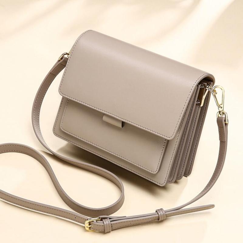 Evening Bags Luxury Designer Handbag Genuine Leather Ladies Messenger Square Flap Bag Women Purses Casual Shoulder Crossbody BagEvening, Black
Evening Bags Luxury Designer Handbag Genuine Leather Ladies Messenger Square Flap Bag Women Purses Casual Shoulder Crossbody BagEvening, Black