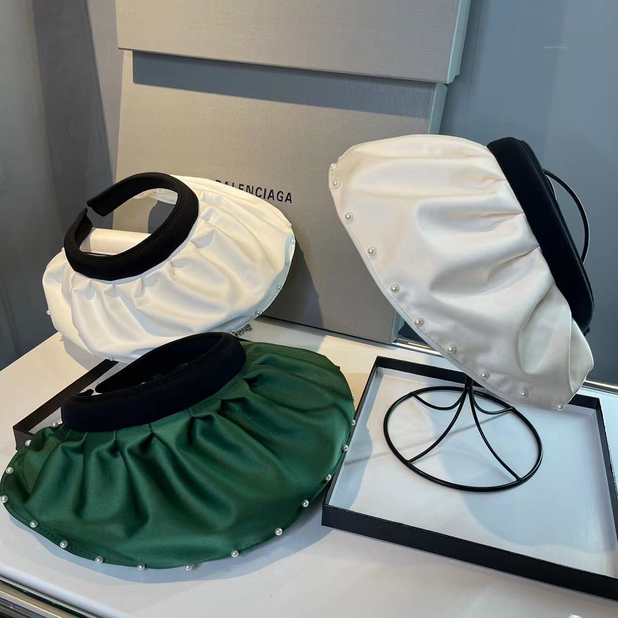 hat female elegant pearl shell cap outdoor travel sunshade sunhat uv proof empty top hair hoop caps, Green
hat female elegant pearl shell cap outdoor travel sunshade sunhat uv proof empty top hair hoop caps, Green