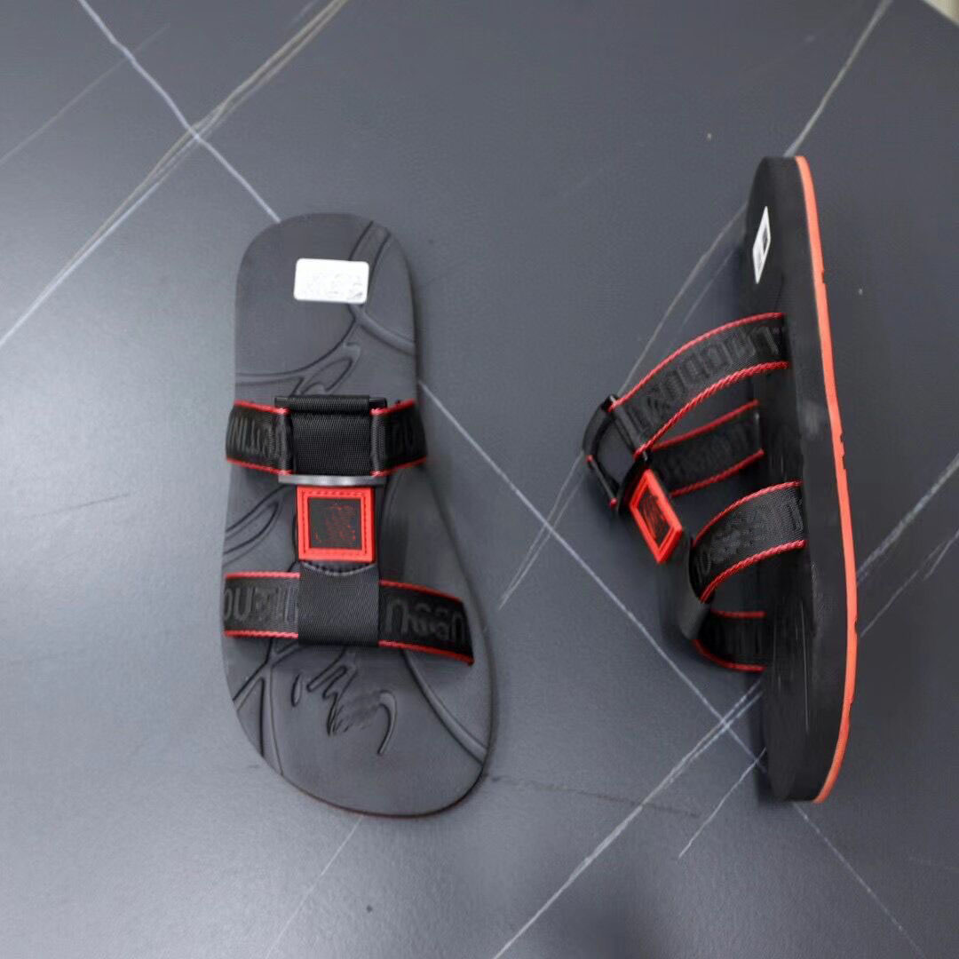 high quality luxury red Surf sandal bottm men slippers fashion slides triple black white spikes mens flat flip flops beach hotel platform sandals 38-46
high quality luxury red Surf sandal bottm men slippers fashion slides triple black white spikes mens flat flip flops beach hotel platform sandals 38-46