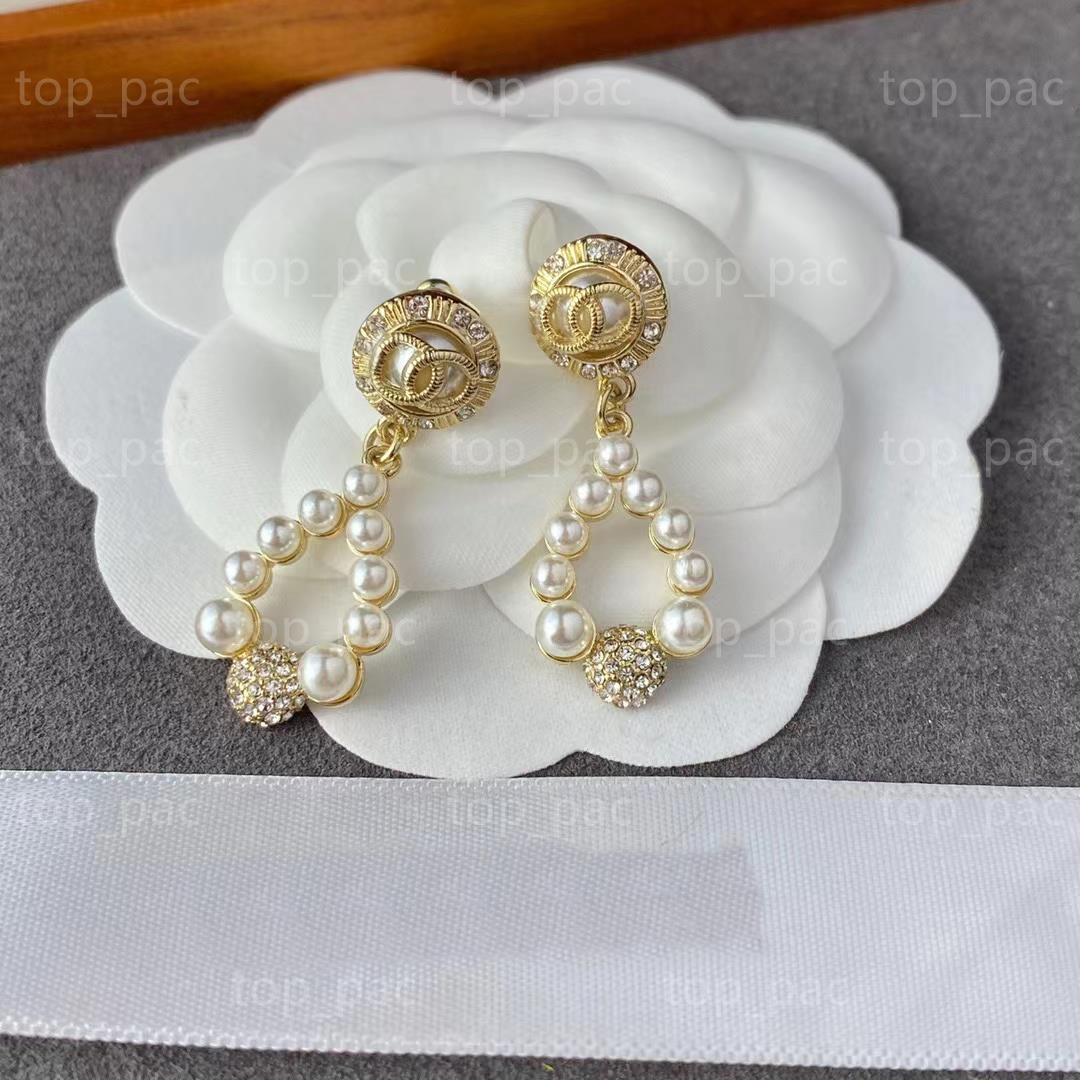 Luxury design classic brand earringsHoop & Huggie tassel inlaid brick circle elements factory wholesale direct sales with box packaging1
Luxury design classic brand earringsHoop & Huggie tassel inlaid brick circle elements factory wholesale direct sales with box packaging1