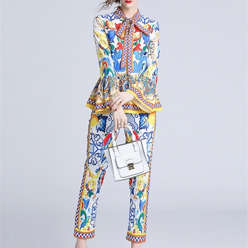 Vintage Painted Flower Print Runway Pants Suit Sets Women's Flare Sleeve Bow Collar Ruffles Pullover Top+Pencil Pants Two Pieces 220510, Picture color
Vintage Painted Flower Print Runway Pants Suit Sets Women's Flare Sleeve Bow Collar Ruffles Pullover Top+Pencil Pants Two Pieces 220510, Picture color