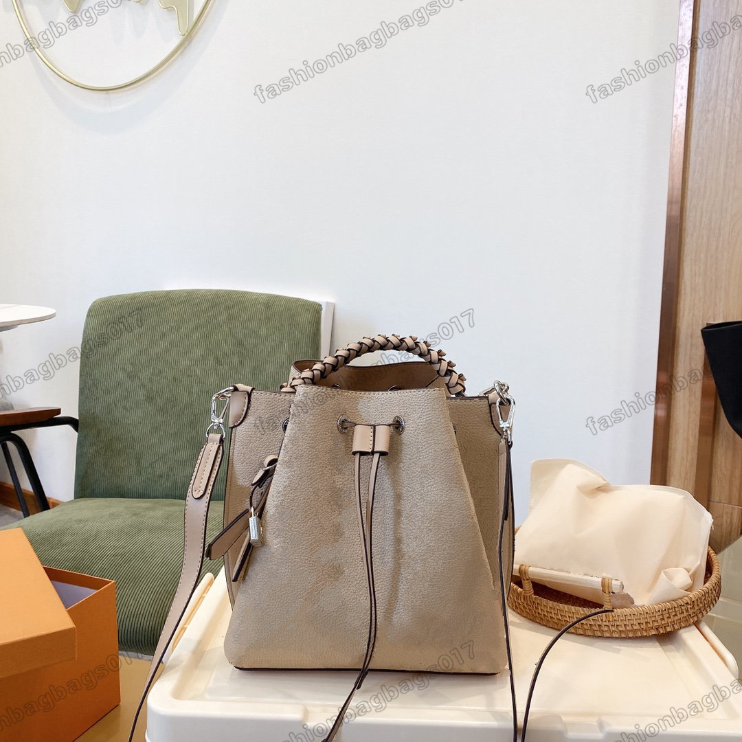 Muria Bucket Bag Perforated Leather Totes Women Drawstring Crossbody Bag Long Shoulder Strap Leather Designers Womens Handbags Purses
Muria Bucket Bag Perforated Leather Totes Women Drawstring Crossbody Bag Long Shoulder Strap Leather Designers Womens Handbags Purses
