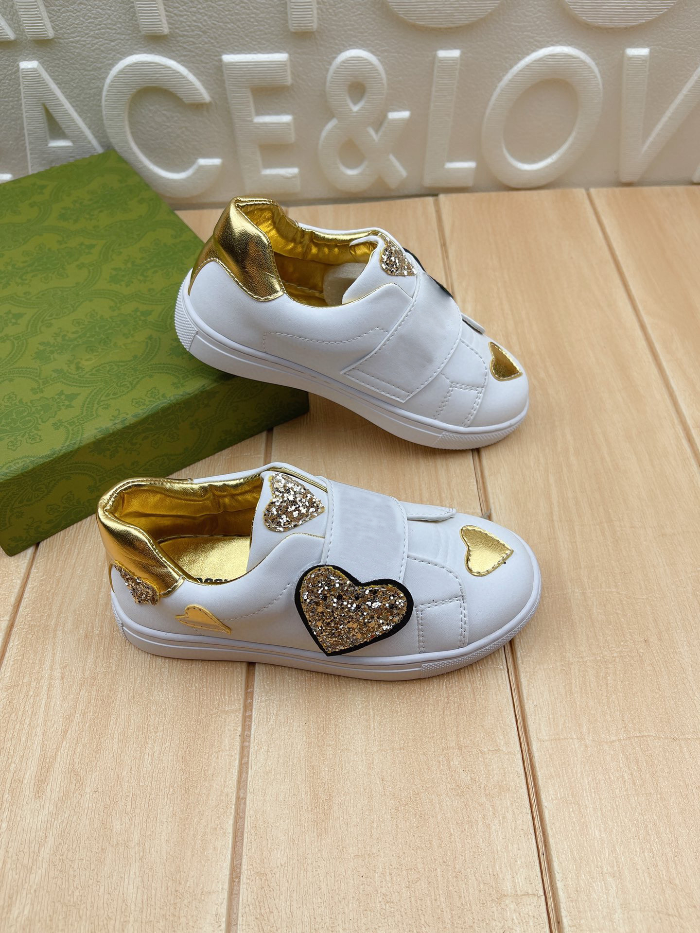 2022 New Brand Shell Head boy girls Sneakers Superstar children Kids Shoes new shoes fashion smith sneakers leather sport running shoe, Shipping pay
2022 New Brand Shell Head boy girls Sneakers Superstar children Kids Shoes new shoes fashion smith sneakers leather sport running shoe, Shipping pay