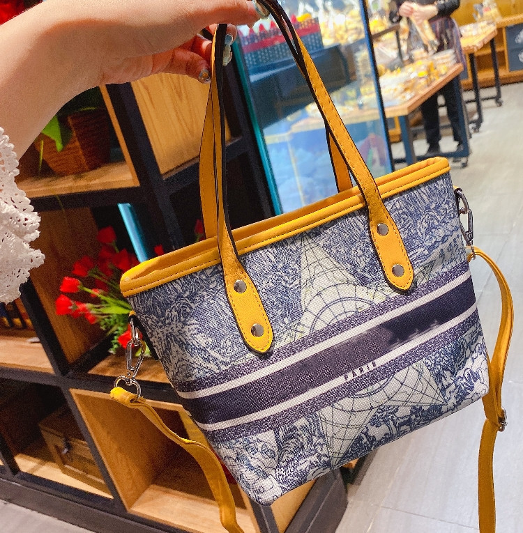 Design Large luxury Brand Handbags Tote Bags For Women New Shoulder Sac a main Luxe Fashion Crossbody Printed Shopping
Design Large luxury Brand Handbags Tote Bags For Women New Shoulder Sac a main Luxe Fashion Crossbody Printed Shopping