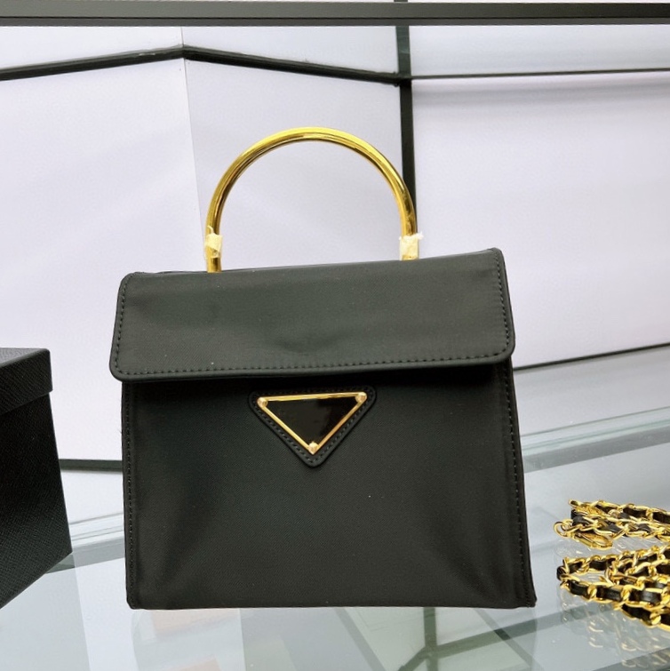 2022 Fashion Shoulder Bag High Quality Black Nylon Totes bags Unisex Large Capacity Messenger Wallet Backpack Chain Handbag Very Beautiful, Box
2022 Fashion Shoulder Bag High Quality Black Nylon Totes bags Unisex Large Capacity Messenger Wallet Backpack Chain Handbag Very Beautiful, Box