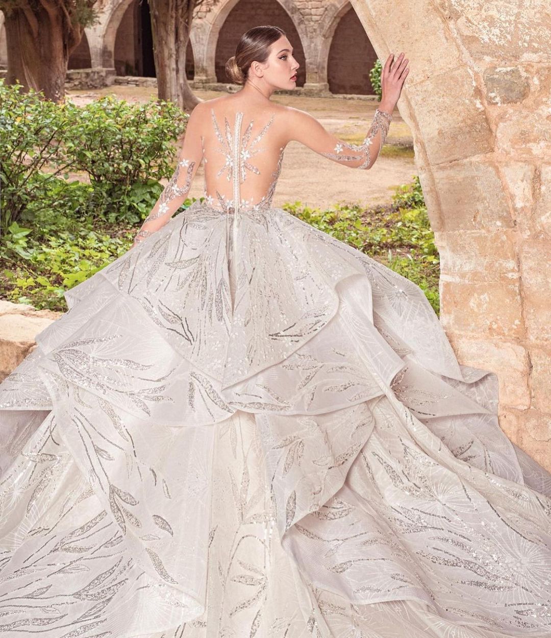 Wedding Dresses StraplessLace Appliques Sequins Bridal Gowns Sweep Train Sheer Long Sleeve Wedding Dress Vestidos De Novia
