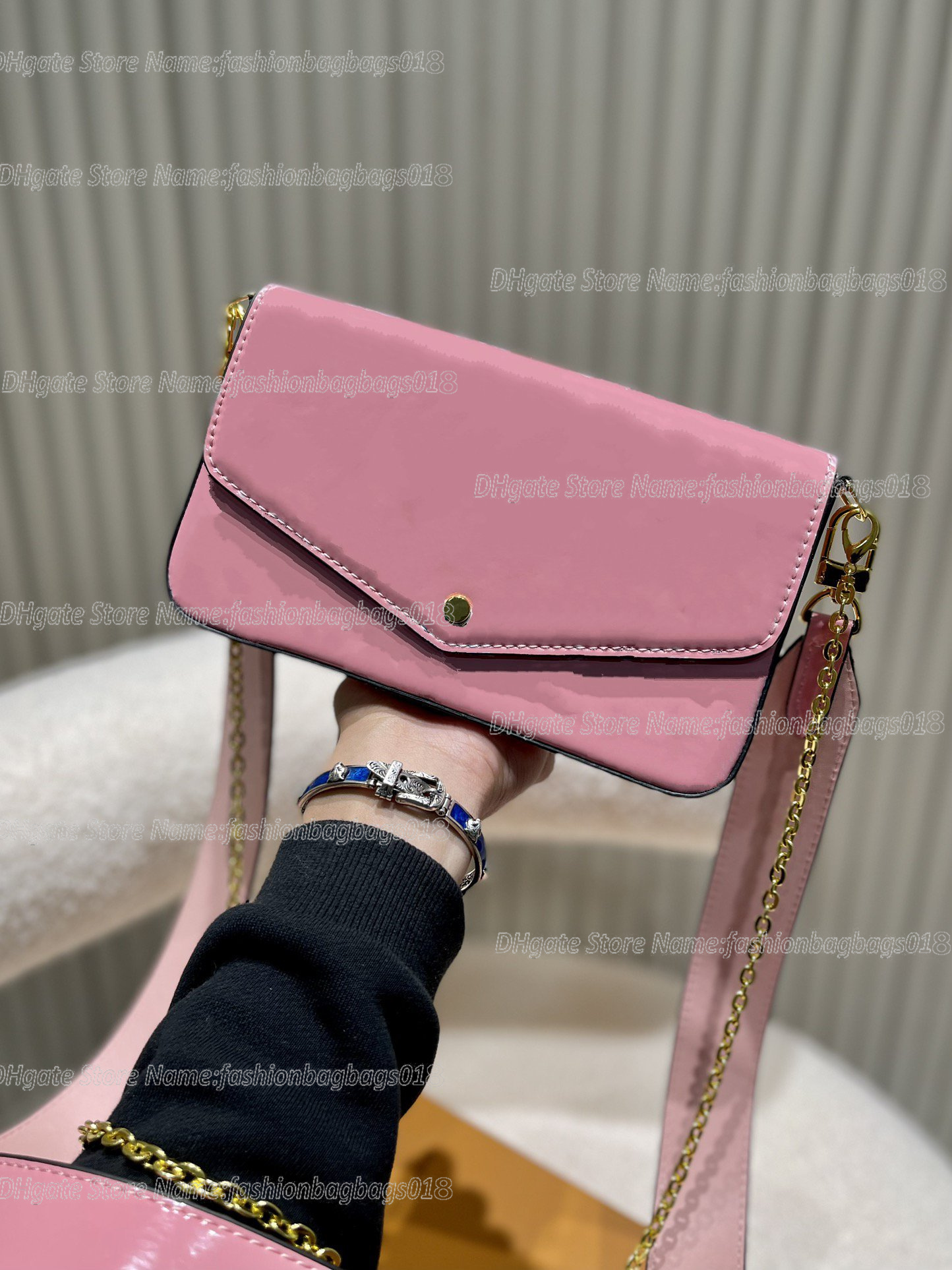 Ladies Multi-Pochette Cross Body Bags Pink Quilted Cowhide Leather 3 in 1 Gold-Color Chain For Hand Or Short Shoulder Carry Round Coin Purse Versatile Black Bag
Ladies Multi-Pochette Cross Body Bags Pink Quilted Cowhide Leather 3 in 1 Gold-Color Chain For Hand Or Short Shoulder Carry Round Coin Purse Versatile Black Bag