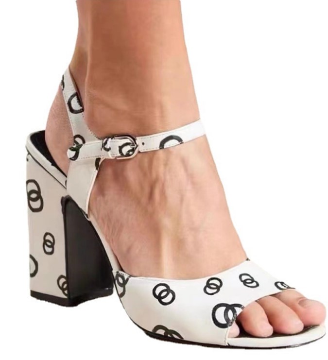 Women sandals new design fashion non slip beach shoes irregularity printing top quality chunky heel leather peep-toe female comfortable ladies sandal C60416
Women sandals new design fashion non slip beach shoes irregularity printing top quality chunky heel leather peep-toe female comfortable ladies sandal C60416