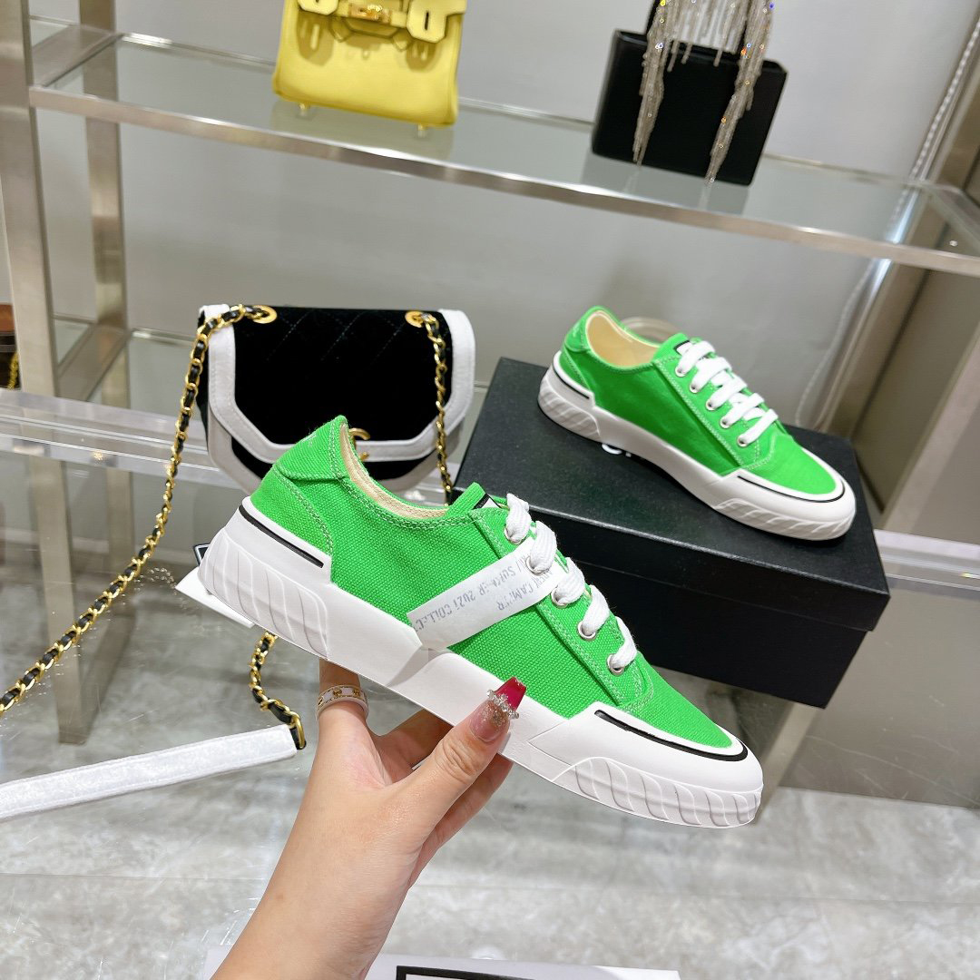 women's shoes high quality luxury designer brand imported little Martin water dyed sheepskin with box dust bag are size35-40, As picture 1
women's shoes high quality luxury designer brand imported little Martin water dyed sheepskin with box dust bag are size35-40, As picture 1