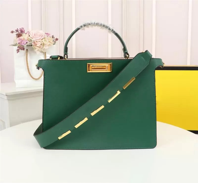High Quality Women Crossbody Bags brand leather handbags Classic shopping fashion oneshoulder diagonal designer metal letters casual large-capacity luxury bag, Not for sale;not sold separately.
High Quality Women Crossbody Bags brand leather handbags Classic shopping fashion oneshoulder diagonal designer metal letters casual large-capacity luxury bag, Not for sale;not sold separately.
