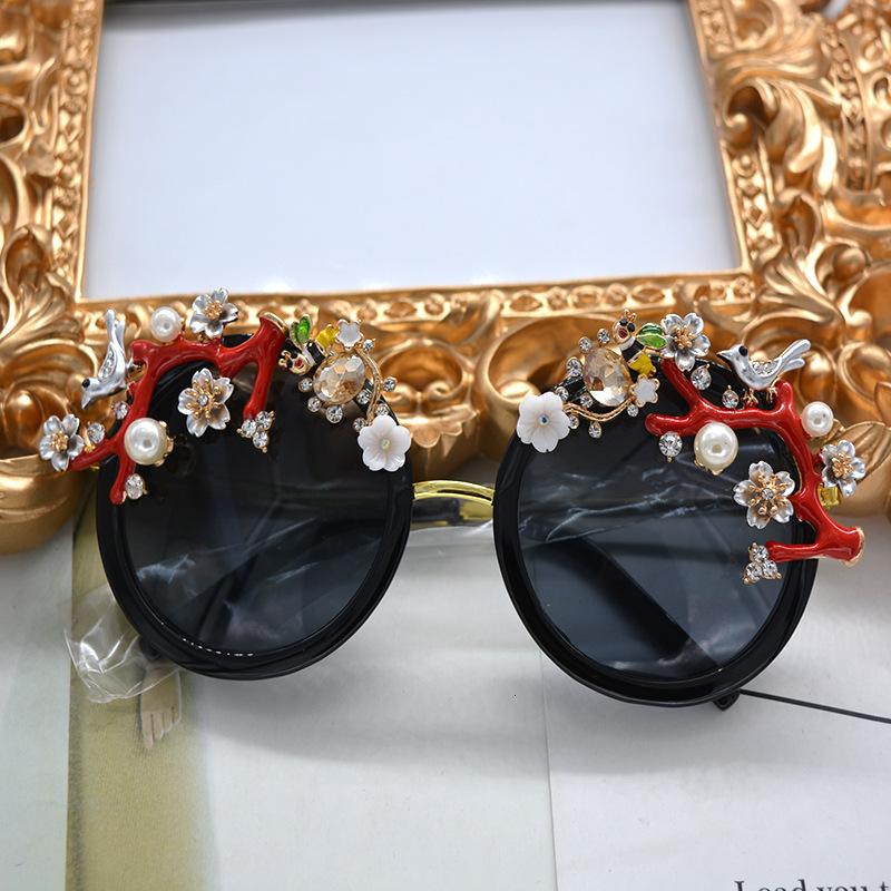 Sunglasses Baroque Retro Women Brand Designer Casual Sun Glasses Hollow Metal Carving Fashion Accessories Ladies Vintage ShadesSunglasses
Sunglasses Baroque Retro Women Brand Designer Casual Sun Glasses Hollow Metal Carving Fashion Accessories Ladies Vintage ShadesSunglasses
