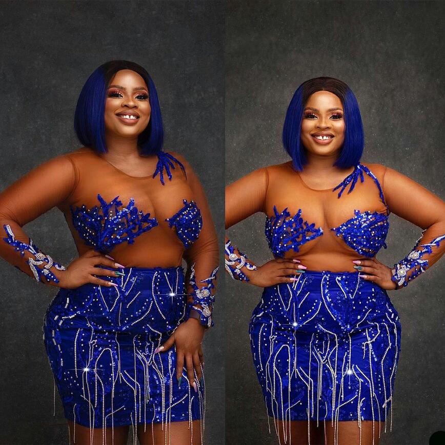 Plus Size Royal Blue Mini Prom Dresses Bling Sheer Neck Evening Gowns Party Dress Special Occassion robe, Hunter
Plus Size Royal Blue Mini Prom Dresses Bling Sheer Neck Evening Gowns Party Dress Special Occassion robe, Hunter