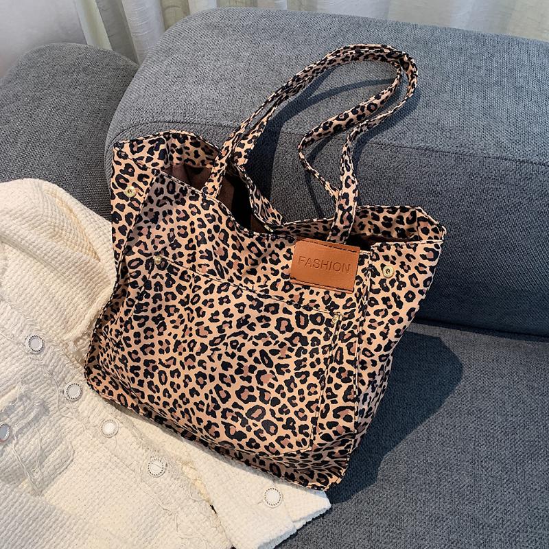 Evening Bags Retro Women Shoulder Zebra Animal Pattern Print Handbag Elegant Ladies Daily Travel Leisure Winter Fashionable, Black
Evening Bags Retro Women Shoulder Zebra Animal Pattern Print Handbag Elegant Ladies Daily Travel Leisure Winter Fashionable, Black