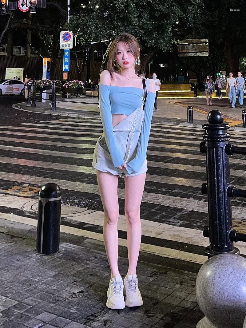 Women's Tracksuits Suit Design Sense Off Shoulder T-shirt Summer Suspenders Jeans Shorts Two-piece Set, Strap denim shorts s
Women's Tracksuits Suit Design Sense Off Shoulder T-shirt Summer Suspenders Jeans Shorts Two-piece Set, Strap denim shorts s
