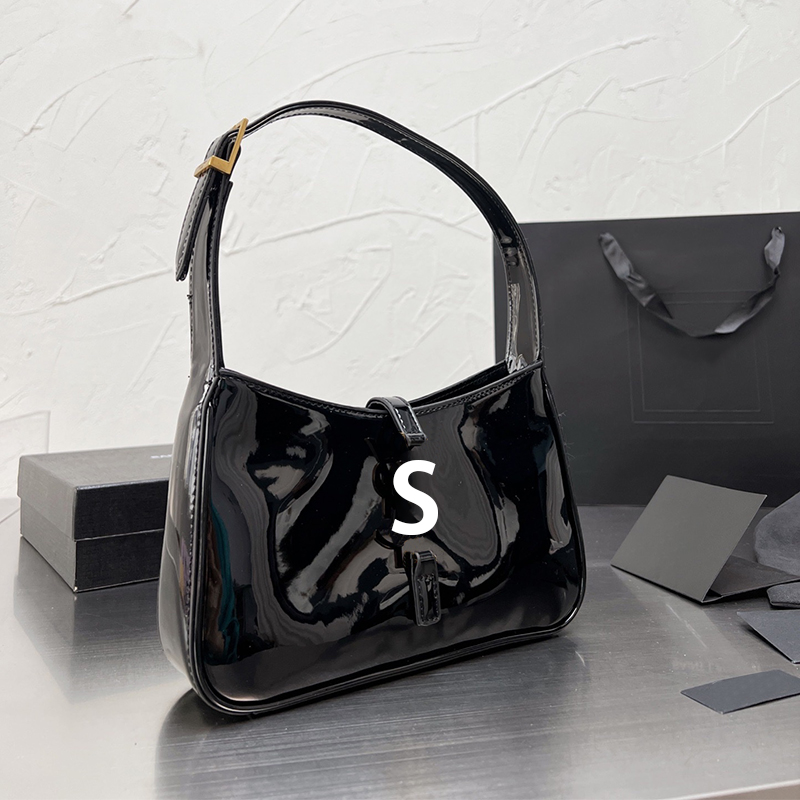 Women Designers Luxurys Shoulder Bag High Quality Leather Classic Brand Underarm Hobo Bags Fashion Lady 2022 Purses Wholesale, Size:25cm
Women Designers Luxurys Shoulder Bag High Quality Leather Classic Brand Underarm Hobo Bags Fashion Lady 2022 Purses Wholesale, Size:25cm