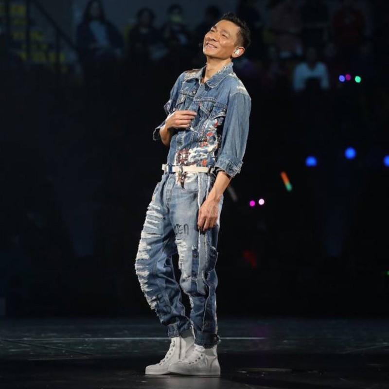 Men' Jackets Spring Fashion Men Brand Jeans Loose Casual Overalls Mens Work Attire Male Personalized Graffiti Jumpsuit High Quality CoatMen, Blue
Men' Jackets Spring Fashion Men Brand Jeans Loose Casual Overalls Mens Work Attire Male Personalized Graffiti Jumpsuit High Quality CoatMen, Blue