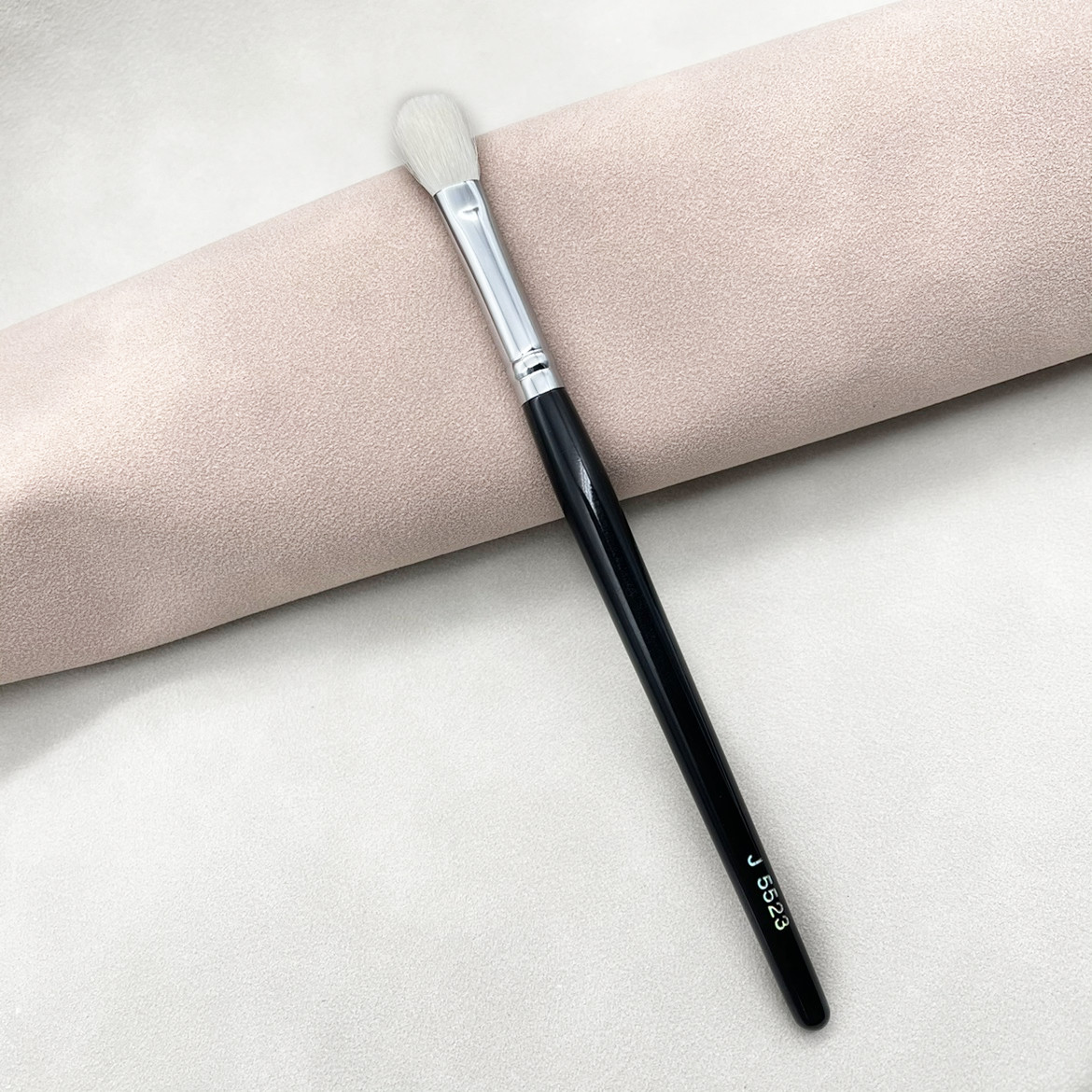 J5523/G5523 Natural Brisltes Eyeshadow Makeup Brush - Extra-soft Squirrel Goat Hair Eye Blending Beauty Cosmetics Tools z2505270U2I