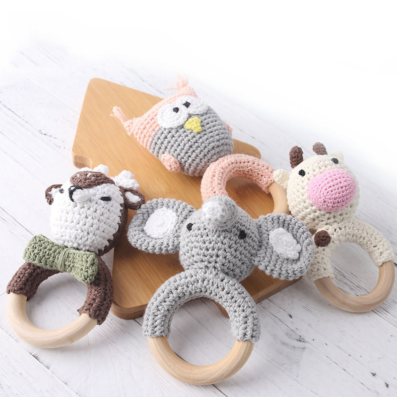 1pc Baby Teether Music Rattles for Kids Animal Crochet Rattle Elephant Giraffe Ring Wooden Babies Gym Montessori Childrens Toys 220815