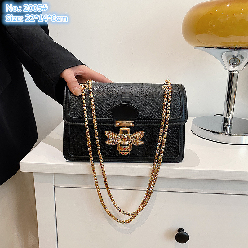 Wholesale factory ladies shoulder bags sweet lady studded chain bag flip embossed leather handbag street trend crocodile mobile phone coin purse, Red-2005#
Wholesale factory ladies shoulder bags sweet lady studded chain bag flip embossed leather handbag street trend crocodile mobile phone coin purse, Red-2005#