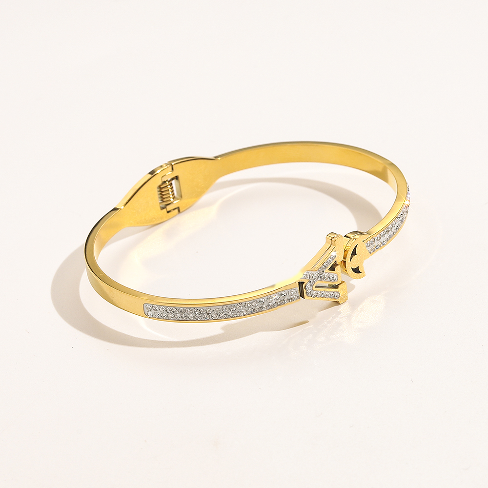 Designer Branded Bracelets Women Bangle Luxury Designer Letter Bracelet Crystal 18K Gold Plated Stainless steel Wedding Lovers Gift Jewelry ZG1335
Designer Branded Bracelets Women Bangle Luxury Designer Letter Bracelet Crystal 18K Gold Plated Stainless steel Wedding Lovers Gift Jewelry ZG1335