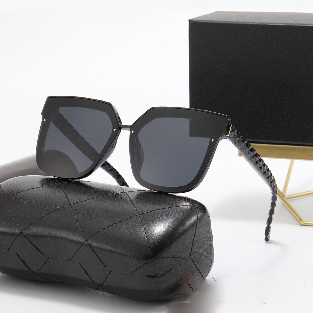 Top luxury Sunglasses polaroid lens designer womens Mens Goggle Double C senior Eyewear For Women eyeglasses frame Vintage Metal Sun Glasses With Box 505
Top luxury Sunglasses polaroid lens designer womens Mens Goggle Double C senior Eyewear For Women eyeglasses frame Vintage Metal Sun Glasses With Box 505