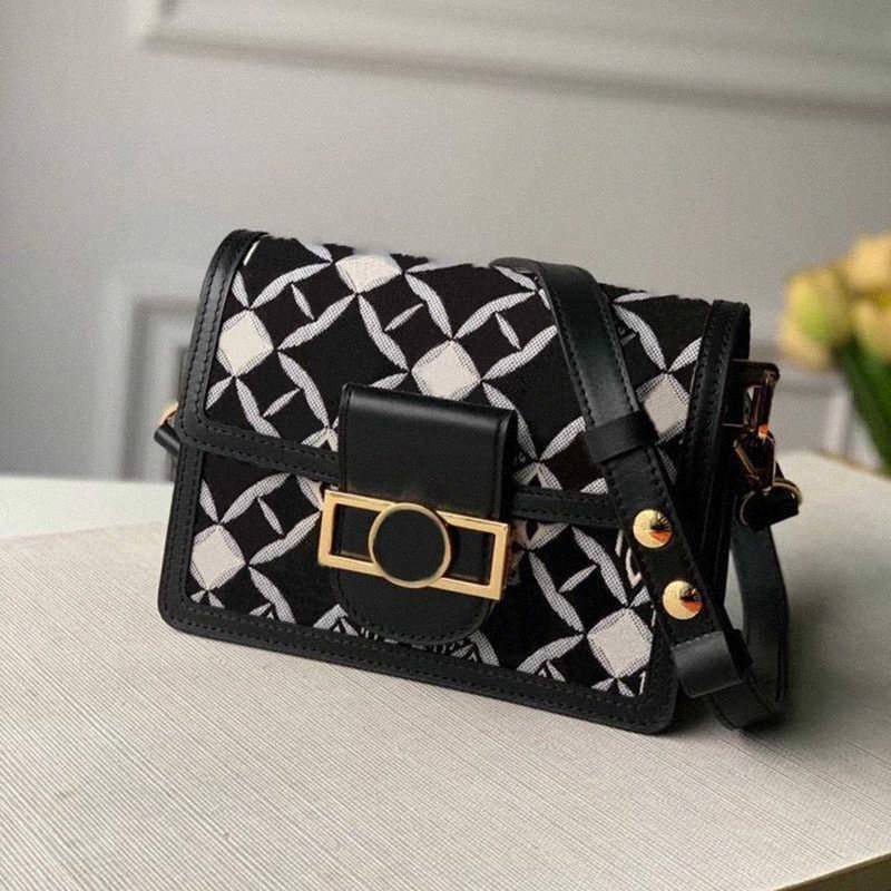 Shoulder Bag Since 1854 messenger chain Designer Luxury 2021SS Portefeuille Dauphine Reverse 82Ll# 
Shoulder Bag Since 1854 messenger chain Designer Luxury 2021SS Portefeuille Dauphine Reverse 82Ll#