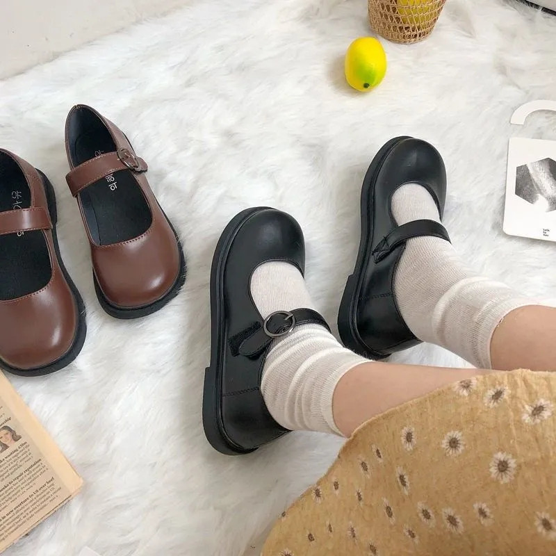 Sepatu Lolita Jepang Wanita Ujung Bundar Lucu Kawaii Loafer Retro Wanita Flat Kulit Platform Tali Gesper Mode Sepatu Lolita Jepang 220614, Black
Sepatu Lolita Jepang Wanita Ujung Bundar Lucu Kawaii Loafer Retro Wanita Flat Kulit Platform Tali Gesper Mode Sepatu Lolita Jepang 220614, Black