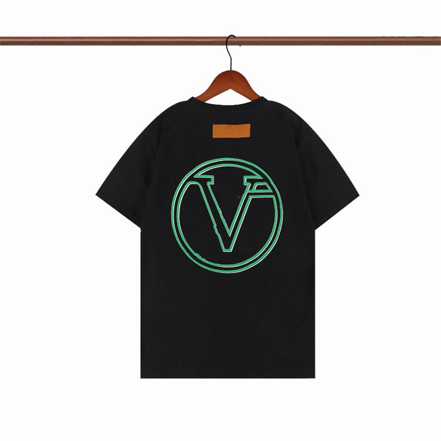 Designer 3D Letter V Print T-Shirt: Luxury Casual Summer Top for Men & Women - Short Sleeve Streetwear
Designer 3D Letter V Print T-Shirt: Luxury Casual Summer Top for Men & Women - Short Sleeve Streetwear