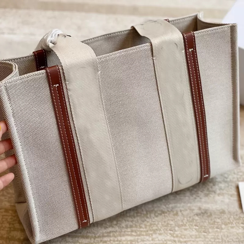 Canvas Shopping Bag Women Handbag Large Capacity Package Lady Tote Bags Shoulder Purse Fashion Letter Patchwork Strip Three Size 258899
Canvas Shopping Bag Women Handbag Large Capacity Package Lady Tote Bags Shoulder Purse Fashion Letter Patchwork Strip Three Size 258899